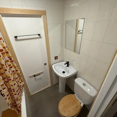 Lotila Flats 게스트하우스 3*